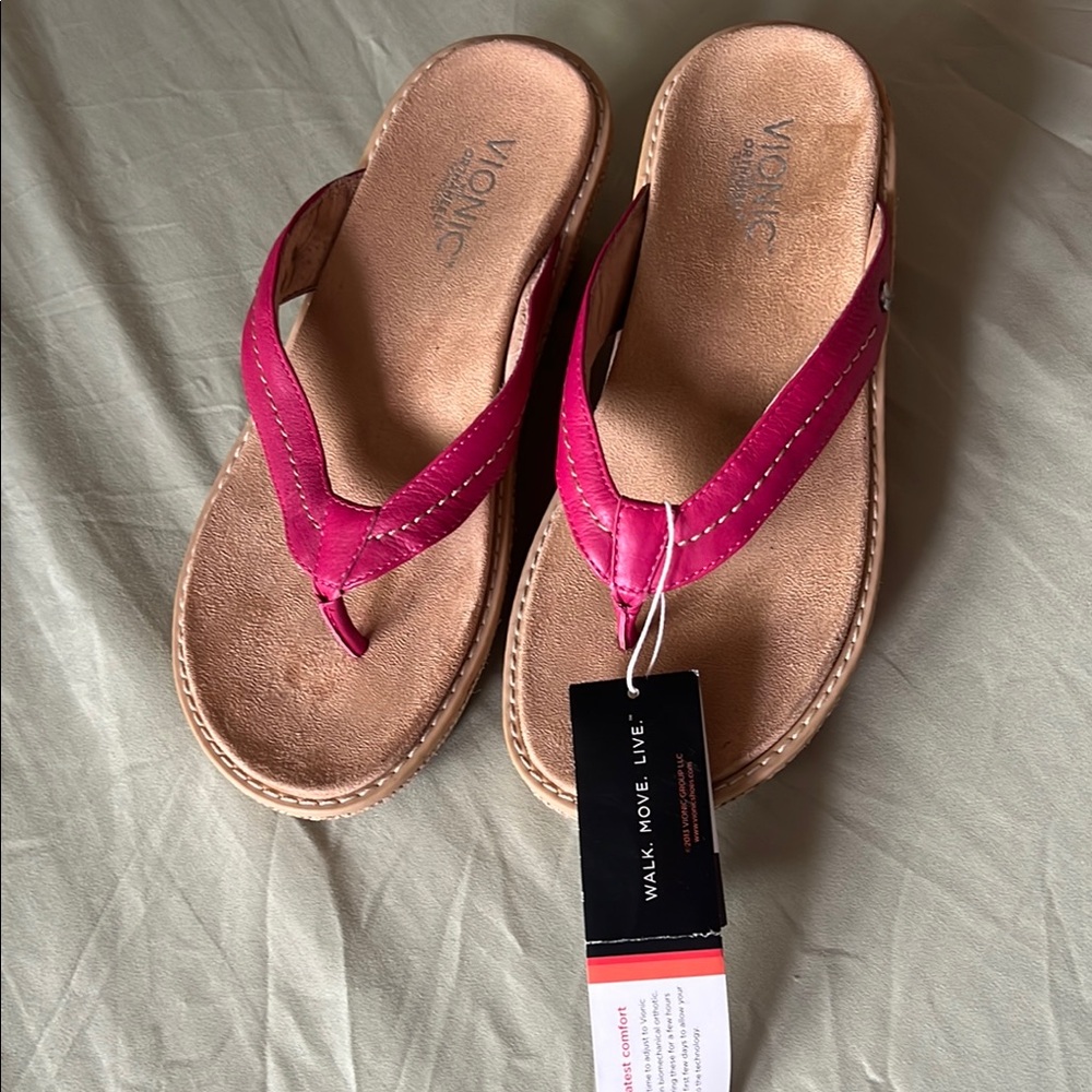 NEW Vionic Orthaheel FUSCHIA PINK color  
 Sandals size 8